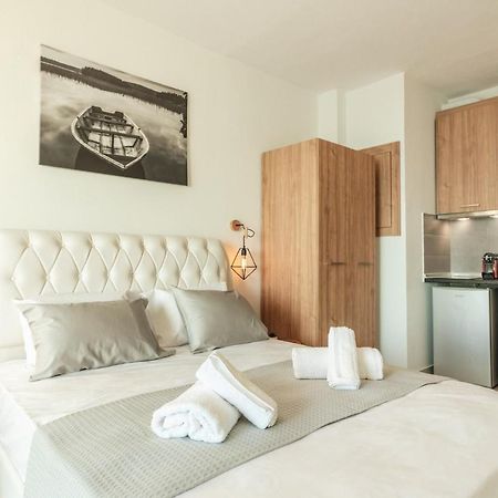 Blue Studios Peraia Экстерьер фото