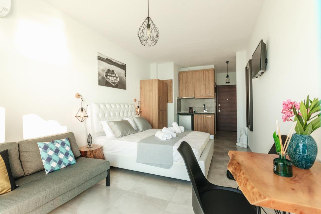Blue Studios Peraia Экстерьер фото